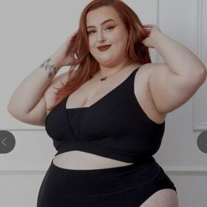 Snag Bra NWOT Size 5 Full Cup Plus Size